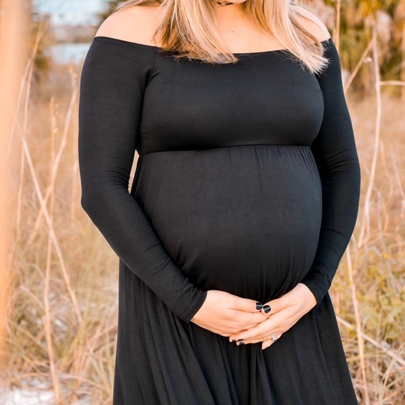 Off Shoulder Maternity Maxi gown - Picture 2 of 4